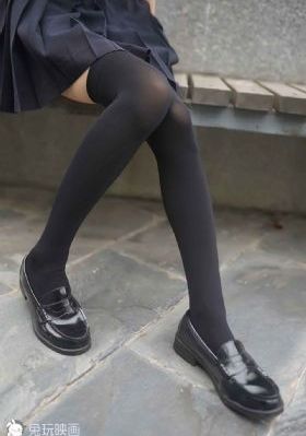 萌白酱馒头一毛无线天旗袍