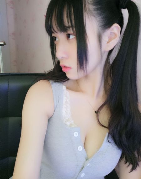 免费看美女洗澡全身光子