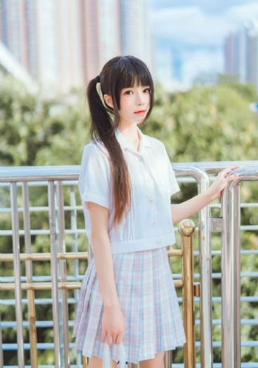 闪婚老公捧我当歌星免费观看